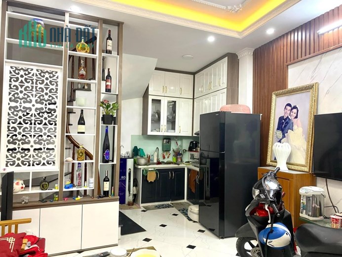 Bán nhà Đại từ 38m2x5T,mới,đẹp,ở luôn,giá 3,5tỷ