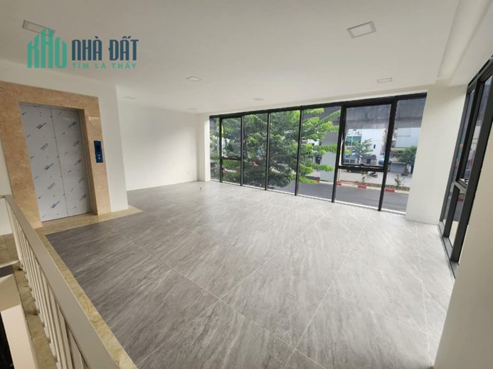 Chính Chủ Cần Bán Gấp Tòa Nhà Ở Đường Lê Đức Thọ. Vỉa Hè Đá Bóng. Xây 8 Tầng 1 Hầm Kinh Doanh Tốt.