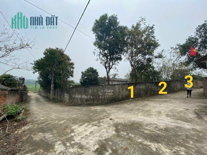 Bán mảnh đất lô góc mặt tiền hơn 8m giá rẻ gần sân golf Tam Đảo, tiềm năng nhất huyện