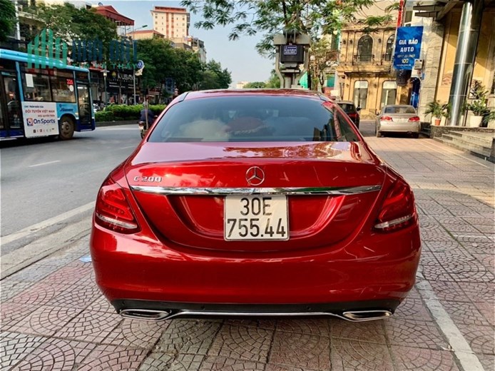 Bán Xe Mercedes Benz C class C200 2017 Màu đỏ nội thất đen.90 Nguyễn Văn Cừ Hà Nội