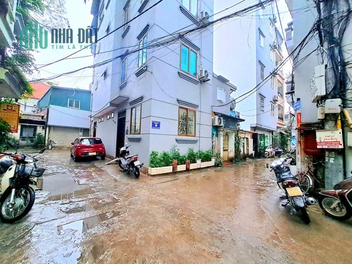 Bán Gấp mảnh đất cực đẹp đầu Xuân Đỉnh – DT 42 m2 mặt tiền 3m – Ô tô tránh – 2 thoáng – Giá 5.3 tỷ.