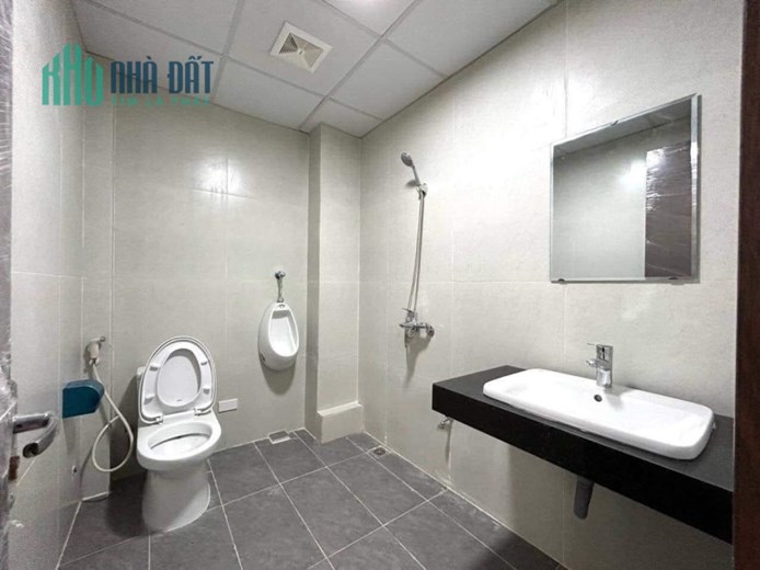 Chủ Nhà Cần Bán Gấp Nhà Đường Trần Duy Hưng Quận Cầu Giấy. Xây 7 Tầng Kinh Doanh Vip Nhất Phố.
