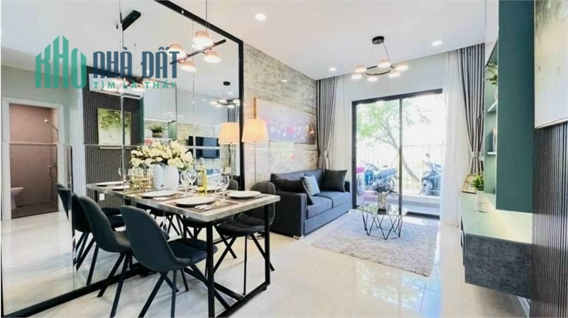 Cần bán gấp căn hộ mặt tiền đường Phạm Văn Đồng.