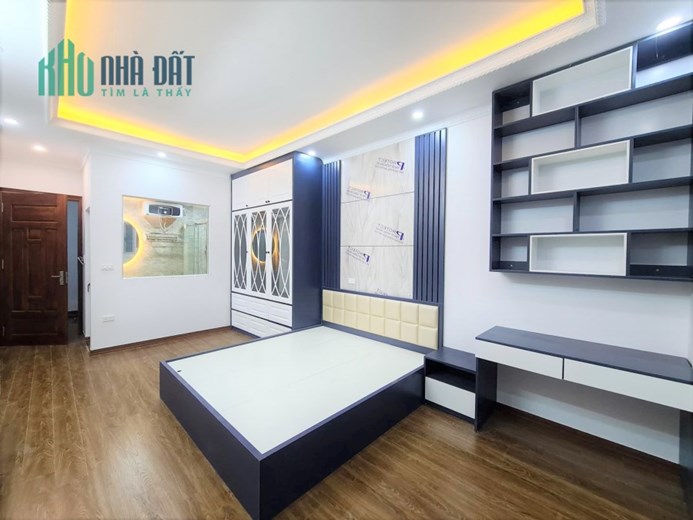 Nhà mới xây 33m2- 5T, Nguyễn Khuyến, Hà Đông, Ô tô đỗ cửa, kinh doanh. Giá chỉ 6,6 tỷ
