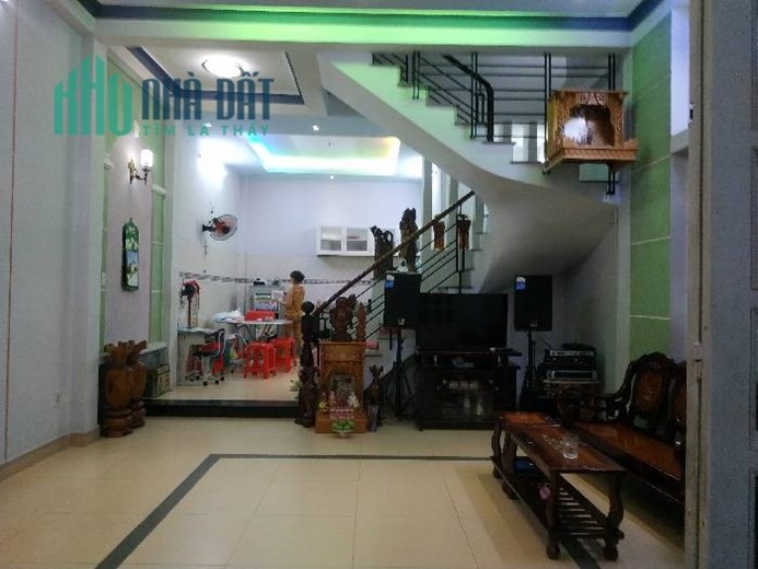 Nhà bán gần Lê Trọng Tấn, 60 m2, 1 lầu,2 PN,  giá 4,8 tỷ