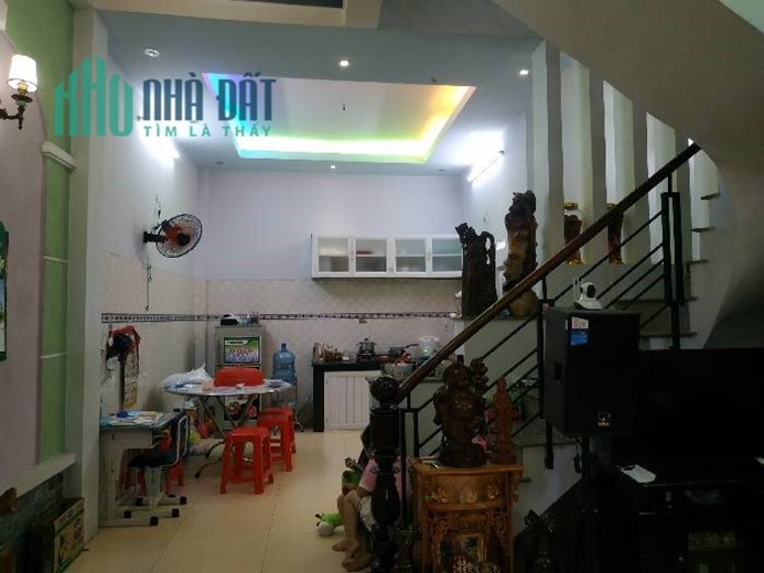 Nhà bán gần Lê Trọng Tấn, 60 m2, 1 lầu,2 PN,  giá 4,8 tỷ