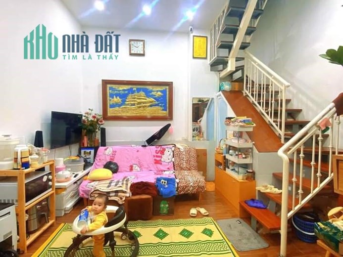 Bán gấp nhà Tây Sơn. Nhà mới,3 bước ra phố, 4 tầng, Mt cực rộng 4.7m.  Chưa đến 3 tỷ.