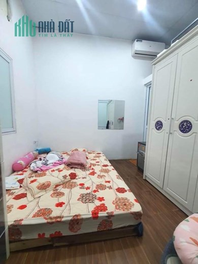 Bán gấp nhà Tây Sơn. Nhà mới,3 bước ra phố, 4 tầng, Mt cực rộng 4.7m.  Chưa đến 3 tỷ.