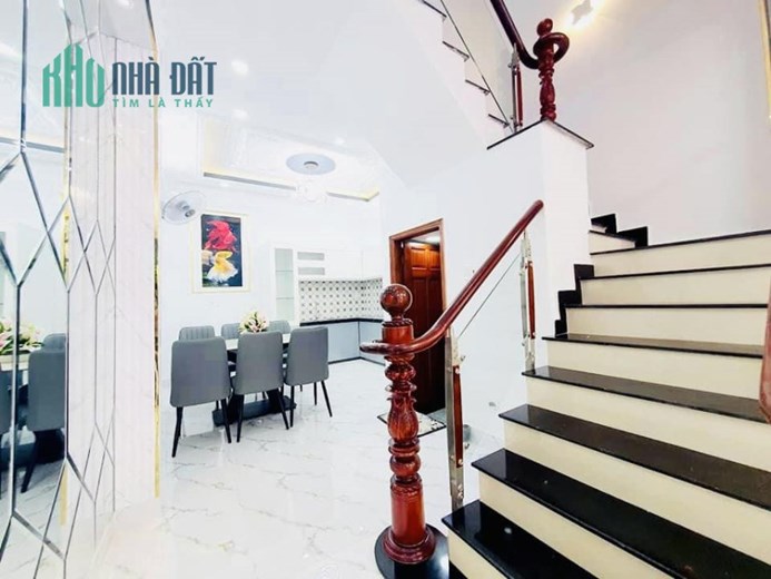 Bán nhà đẹp Dương Cát Lợi,Thị Trấn Nhà Bè, 1 trệt, 2 lầu , 4 pn, 3wc , có sân để xe,Dt 52m.