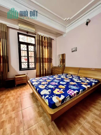 MẶT NGÕ KINH DOANH - Ô TÔ ĐỖ CỬA, Ô TÔ VÀO NHÀ, 72m, 4 tầng, mặt tiền 5.1m, 7.7 tỷ