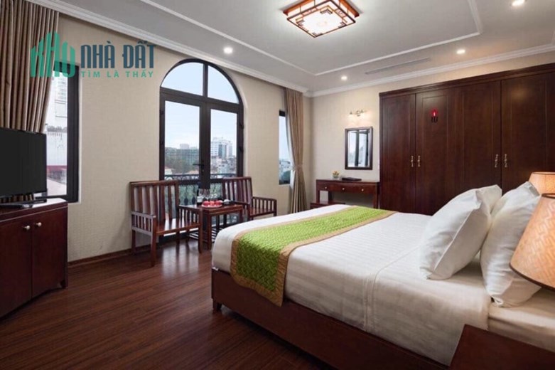 KHÁCH SẠN TRUNG TÂM QUẬN HAI BÀ - MẶT PHỐ - 9 TẦNG NỔI - 1 HẦM - THANG MÁY.