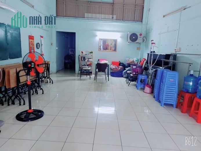 Bán nhà Mặt tiền 10m đỉnh Hồng Lạc, P11, Tân Bình,86m2, 5.5m x 17.4m, Giá rẻ.