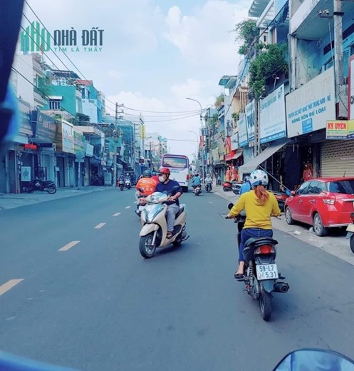 Bán nhà Mặt tiền 10m đỉnh Hồng Lạc, P11, Tân Bình,86m2, 5.5m x 17.4m, Giá rẻ.