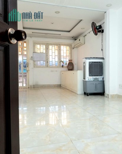 CHO THUÊ VĂN PHÒNG FULL NỘI THẤT MẶT TIỀN ĐƯỜNG NGUYỄN THƯỢNG HIỀN, P.5