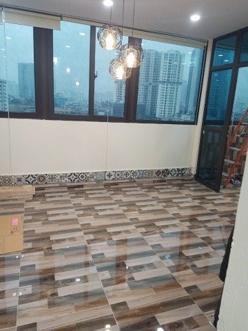 Cho thuê tầng 9 số nhà 30 ngõ 80 Chùa Láng, Đống Đa, 40m2, có thang máy, tiện làm văn phòng