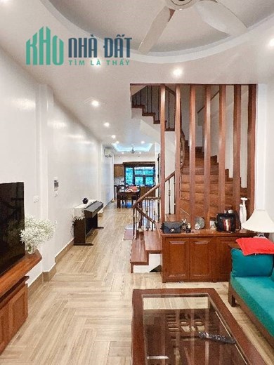 Bán nhà phân Lô Hoàng Cầu, 5 Tầng, 50m2, ngõ thông, Ở thích, Đống Đa, 12,2 tỷ
