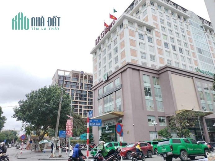 bán đất tặng nhà 2 tầng Cát Linh-Đống Đa 120m, MT 7m, nở hậu, full thổ cư