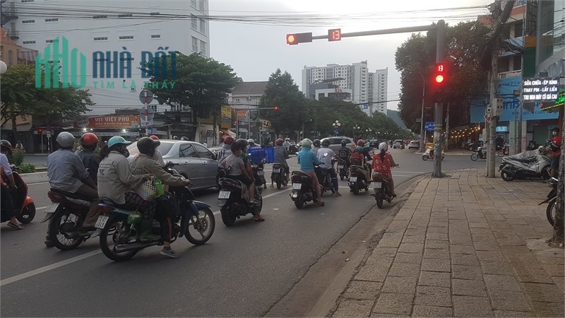 Cho thuê mặt bằng ngang 8m cửa kính đường Nguyễn An Ninh, TP Vũng Tàu