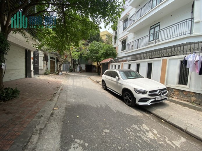 B.Á.N nhà TẶNG FULL tiện ích KĐT Văn Quán, 40m, 5 tầng, vỉa hè, ô tô vào nhà.