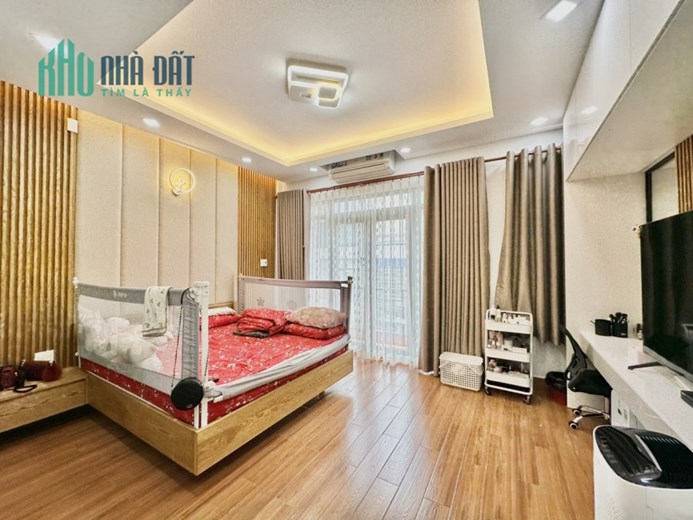 Bán Biệt Thự Phú Thạnh Quận Tân Phú 75M2 5Tầng