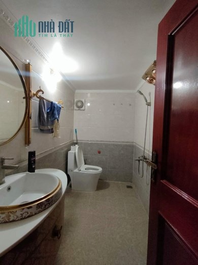 Chính Chủ Cần Bán Gấp Căn Nhà Phân Lô Tại Thành Phố Giao Lưu Đường Phạm Văn Đồng.