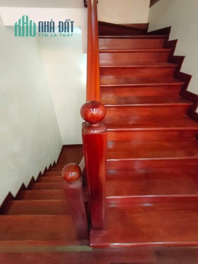 Chính Chủ Cần Bán Gấp Căn Nhà Phân Lô Tại Thành Phố Giao Lưu Đường Phạm Văn Đồng.
