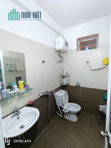 Ban nhà dân xây độc lập ngõ 355 Chợ Hàng, 53m 3 tầng sân cổng riêng, GIÁ 2.05  tỉ