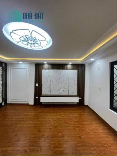 Bán nhà Lĩnh Nam -  Hai mặt ngõ - ô tô đỗ cổng 42m2*5 Tầng giá 3.75 Tỷ