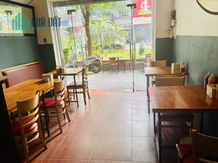 SANG NHƯỢNG CỬA HÀNG tại ngã 4 Nguyễn Sơn, Long Biên, HN - con phố sầm uất nhất nhì Long Biên