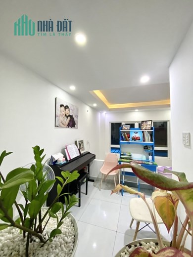 nhà gần PHAN XÍCH LONG PHÚ NHUẬN 3 TẦNG giá 2,4 tỷ ,