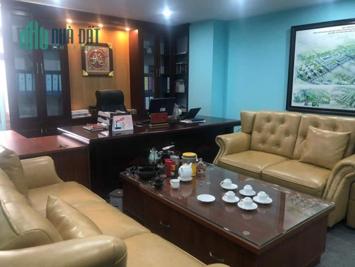 Bán nhà Trần Quốc Hoàn, phân lô, gara ô tô, vỉa hè, ô tô  tránh, kinh doanh, dân trí cao
