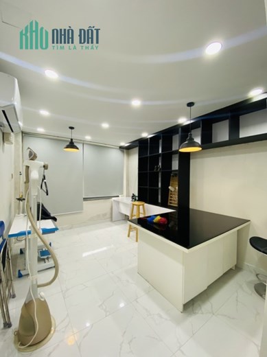 Mặt Tiền Kinh Doanh P.17 Sát Q.1 - 3 Tấm 100m2 Tặng Full Nội Thất Cao Cấp Chỉ Nhỉnh 16 Tỷ TL