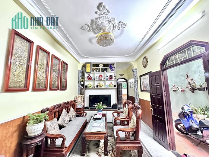 BÁN NHÀ LÊ THANH NGHỊ HAI BÀ TRƯNG, LÔ GÓC, ĐẸP, 45M5*3T, MT 4.5M, 5,X TỶ.
