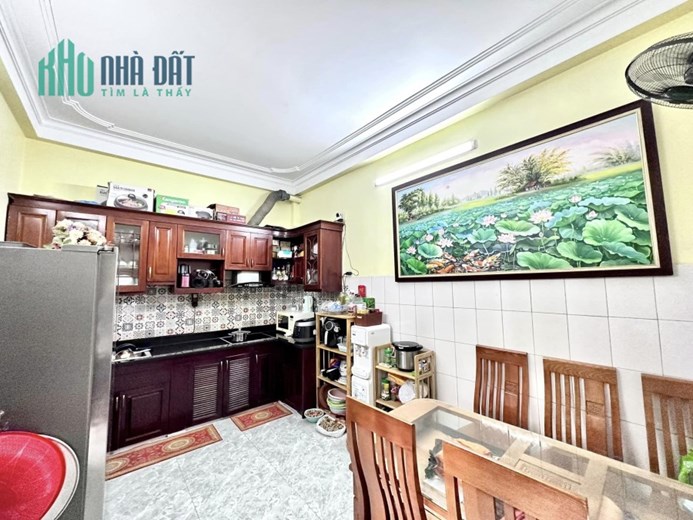 BÁN NHÀ LÊ THANH NGHỊ HAI BÀ TRƯNG, LÔ GÓC, ĐẸP, 45M5*3T, MT 4.5M, 5,X TỶ.