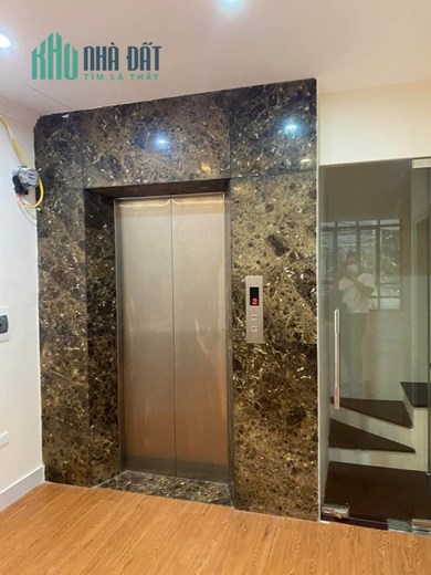 Toà VP Nguyễn Khánh Toàn gara ô tô, thang máy, KD VP, CAFE, SPA, DT 150tr/tháng,120m- 20 tỷ