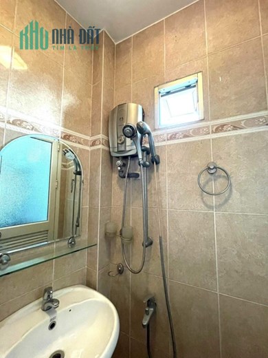 Bán nhà hẻm xe tải Ni Sư Huỳnh Liên, P10 Tân Bình, 4m x14m,Giá rẻ.