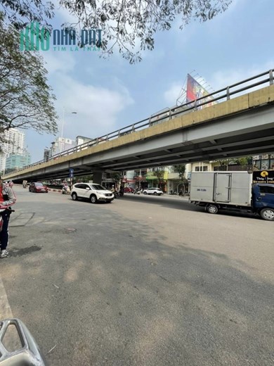 CHỈ HƠN 10 TỶ CÓ NGAY NHÀ 4 TẦNG MẶT PHỐ - NHỎ TIỀN - PHỐ VIP ĐỐNG ĐA - HÈ RỘNG - KINH DOANH ĐỈNH -
