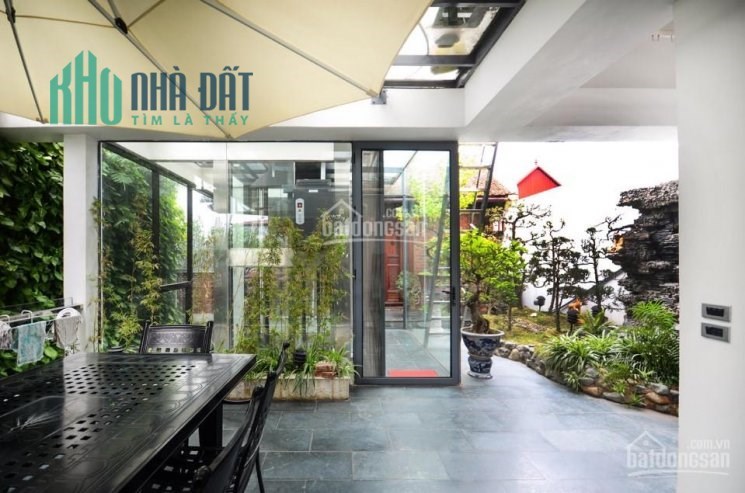 Bán nhà mặt hồ, ôtô tránh, KD Spa, VP Nguyễn Ngọc Vũ, Cầu Giấy 64m2x7T thang máy giá 15tỷ5