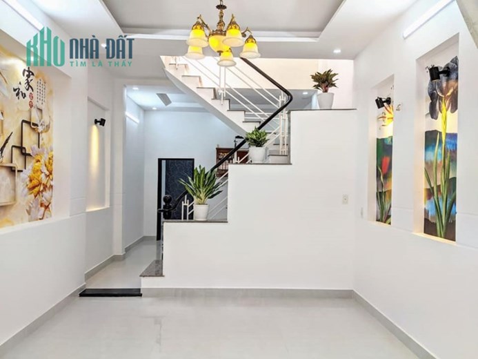 Bán nhà LÔ GÓC MẶT TIỀN quận 9, gần 70m2, 4 tầng, SHR. Nhỉnh 4 tỷ.