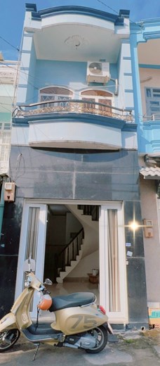 Bán Nhà Quận 12, HXH Nguyễn Văn Quá, Nhà 2 Tầng, 2PN, Sát Gò Vấp, Hơn 2 Tỷ.
