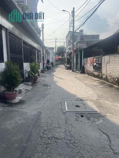 Bán Nhà Quận 12, HXH Nguyễn Văn Quá, Nhà 2 Tầng, 2PN, Sát Gò Vấp, Hơn 2 Tỷ.