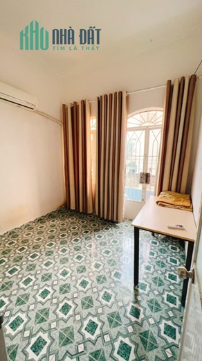Bán Nhà Quận 12, HXH Nguyễn Văn Quá, Nhà 2 Tầng, 2PN, Sát Gò Vấp, Hơn 2 Tỷ.