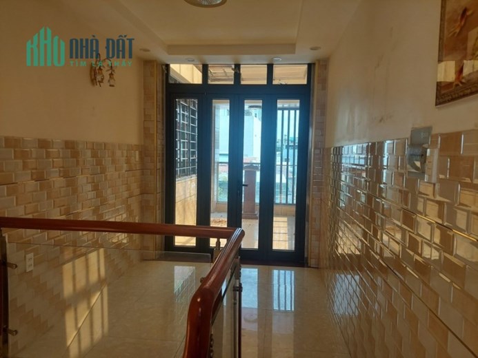 Bán nhà đường Huỳnh Văn Chính, Tân Phú, 27m2 3 lầu, nhà mới dọn vào ở ngay