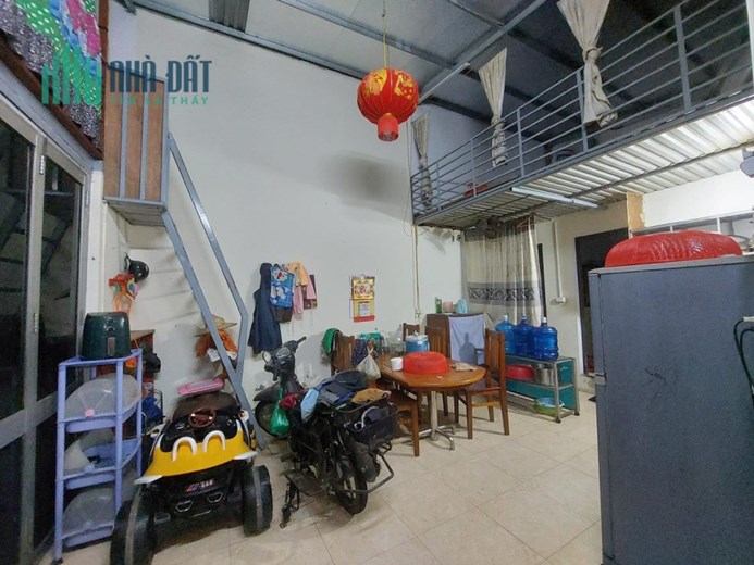 Bán đất 42m2 Tứ Hiệp, lô góc, ô tô đỗ cửa, nở hậu, 2.65 tỷ.
