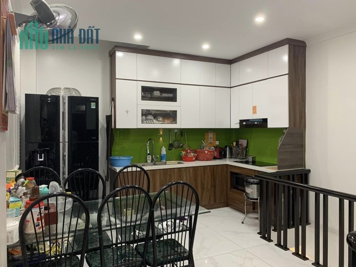 BÁN NHÀ ĐẸP PHỐ NGỌC LÂM 48M2 5 TẦNG MT 4M NGÕ Ô TÔ 6.5 TỶ