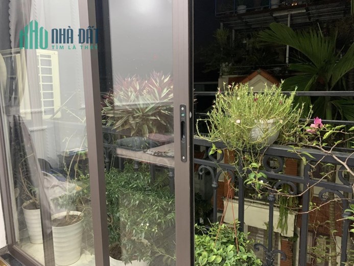 BÁN NHÀ ĐẸP PHỐ NGỌC LÂM 48M2 5 TẦNG MT 4M NGÕ Ô TÔ 6.5 TỶ
