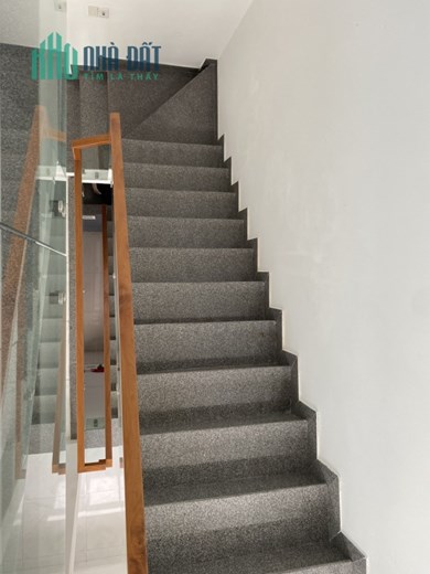 Nhà Núi Thành kề Mặt Tiền, Ô tô đậu cửa, 78m2, 4 tầng, 5.x tỷ