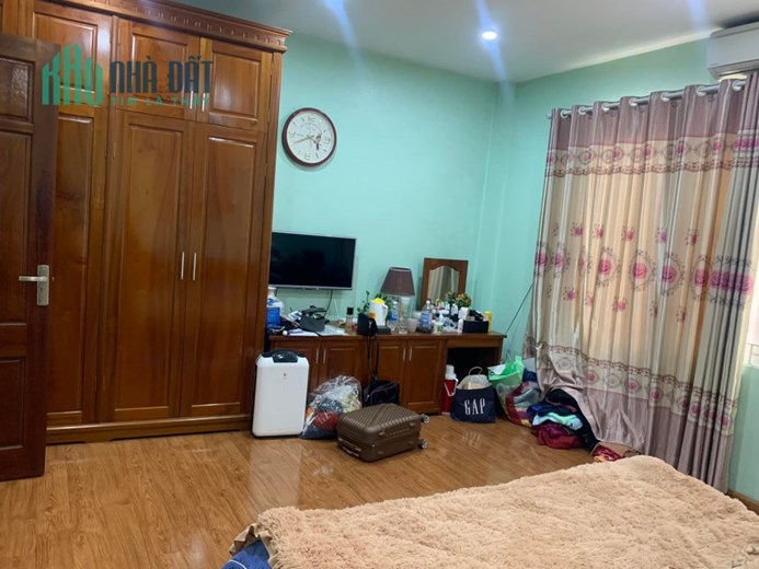 Bán gấp nhà đẹp phố Cầu Giấy, ngõ kinh doanh, ô tô tránh,58m2x5t, MT 4m5,  hơn 10tỷ