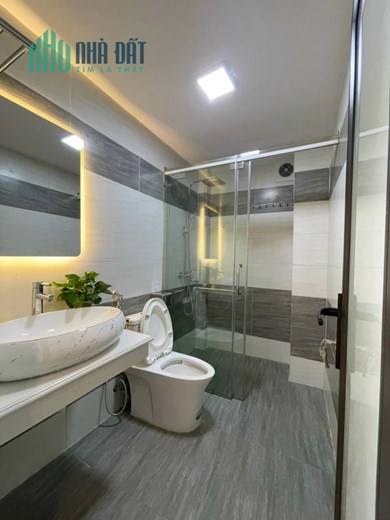 Cần Bán Căn Nhà Phân Lô ở Phố Hoàng Cầu, Quận Đống Đa, 45m x4 tầng MT 5m