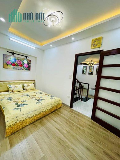 Bán nhà Vũ Tông Phan 40m, 5 tầng, mt 4,5m, mới đẹp full đồ, giá 3.9 tỷ